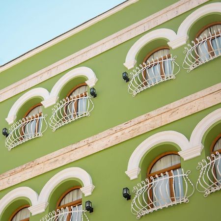 Riviera Hotel-City Center Vlorë Esterno foto
